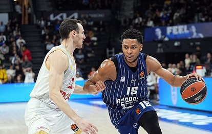 Anadolu Efes EuroLeague'de Barcelona ile karşılaşacak!