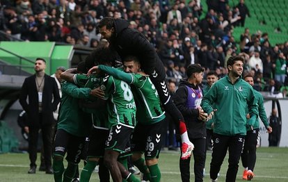 "Sakaryaspor, Son Saniye Golüyle Vanspor FK'yı Mağlup Ediyor: Unutulmaz Mücadele"
